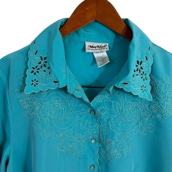 Anthony Richards Blue Button Up 12 Eyelet Cutout Embroidered Flowers Scalloped - Picture 2 of 9
